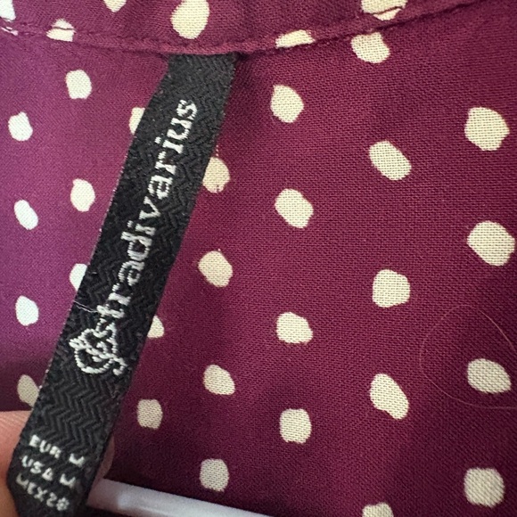 Polka Dot Burgundy Wine size M white polka dot button up 3/4 sleeve Blouse - Picture 4 of 5